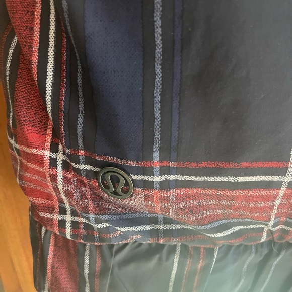 Lulu Lemon Reversible Vest - Picture 7 of 9